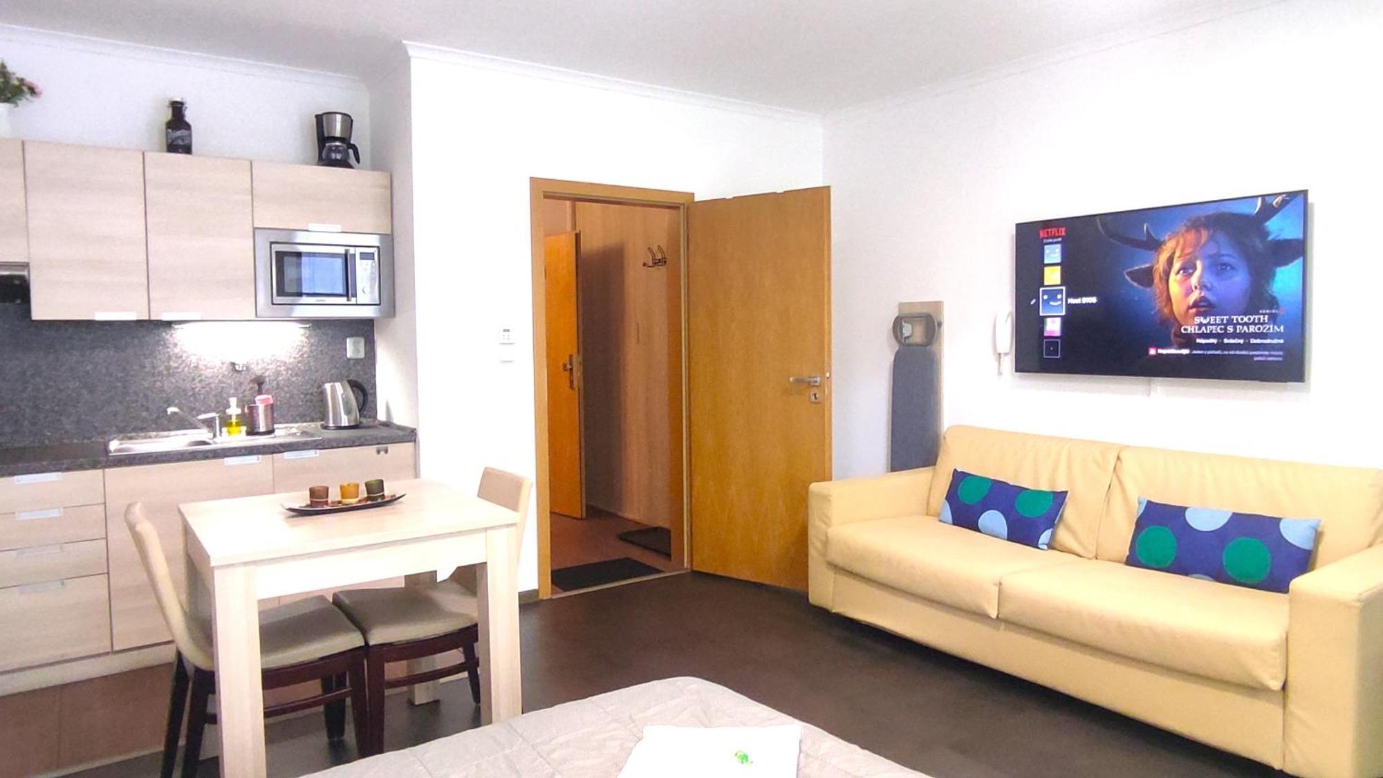 WELLNESS APARTMÁN RESIDENT HARRACHOV C308 Horský apartmán 2KK s velkou terasou a vlastním parkováním v garáži Esterno foto