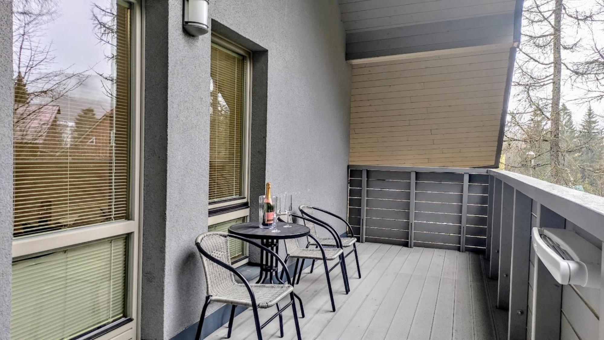 WELLNESS APARTMÁN RESIDENT HARRACHOV C308 Horský apartmán 2KK s velkou terasou a vlastním parkováním v garáži Esterno foto