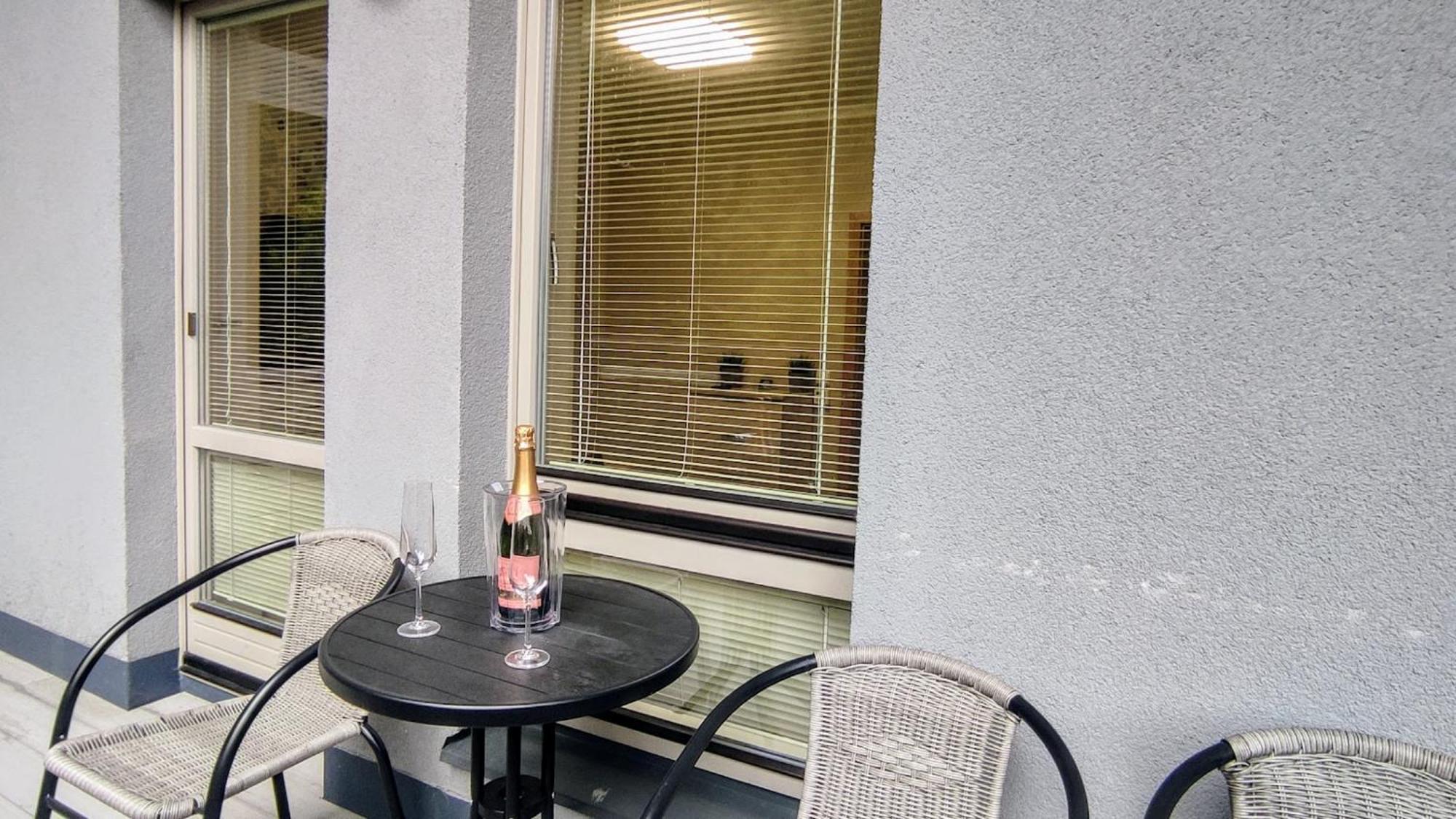 WELLNESS APARTMÁN RESIDENT HARRACHOV C308 Horský apartmán 2KK s velkou terasou a vlastním parkováním v garáži Esterno foto