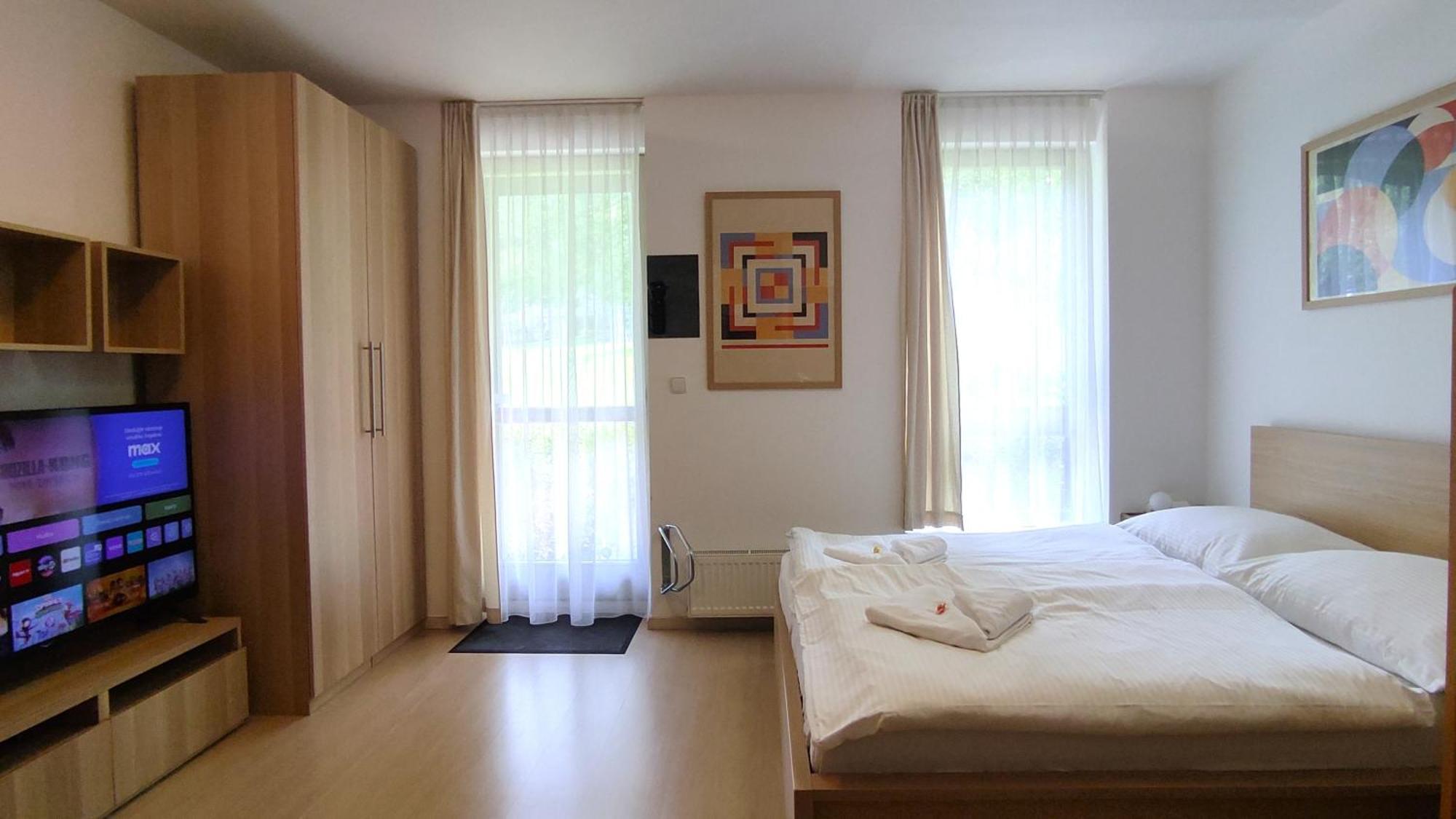 WELLNESS APARTMÁN RESIDENT HARRACHOV C308 Horský apartmán 2KK s velkou terasou a vlastním parkováním v garáži Esterno foto