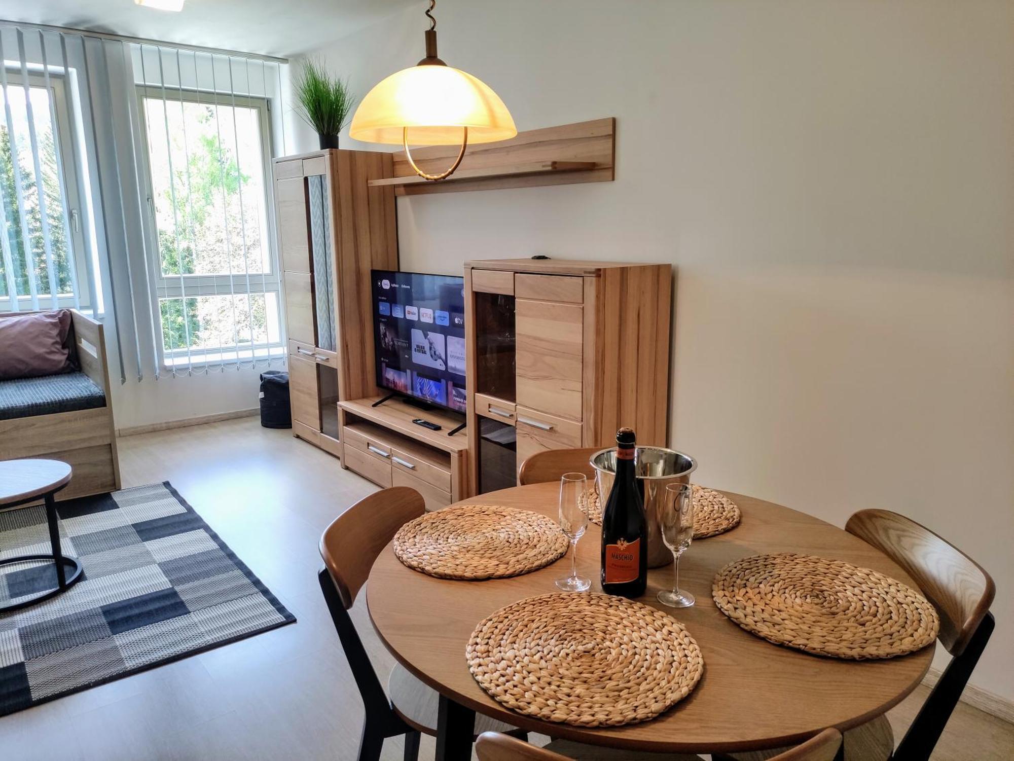 WELLNESS APARTMÁN RESIDENT HARRACHOV C308 Horský apartmán 2KK s velkou terasou a vlastním parkováním v garáži Esterno foto