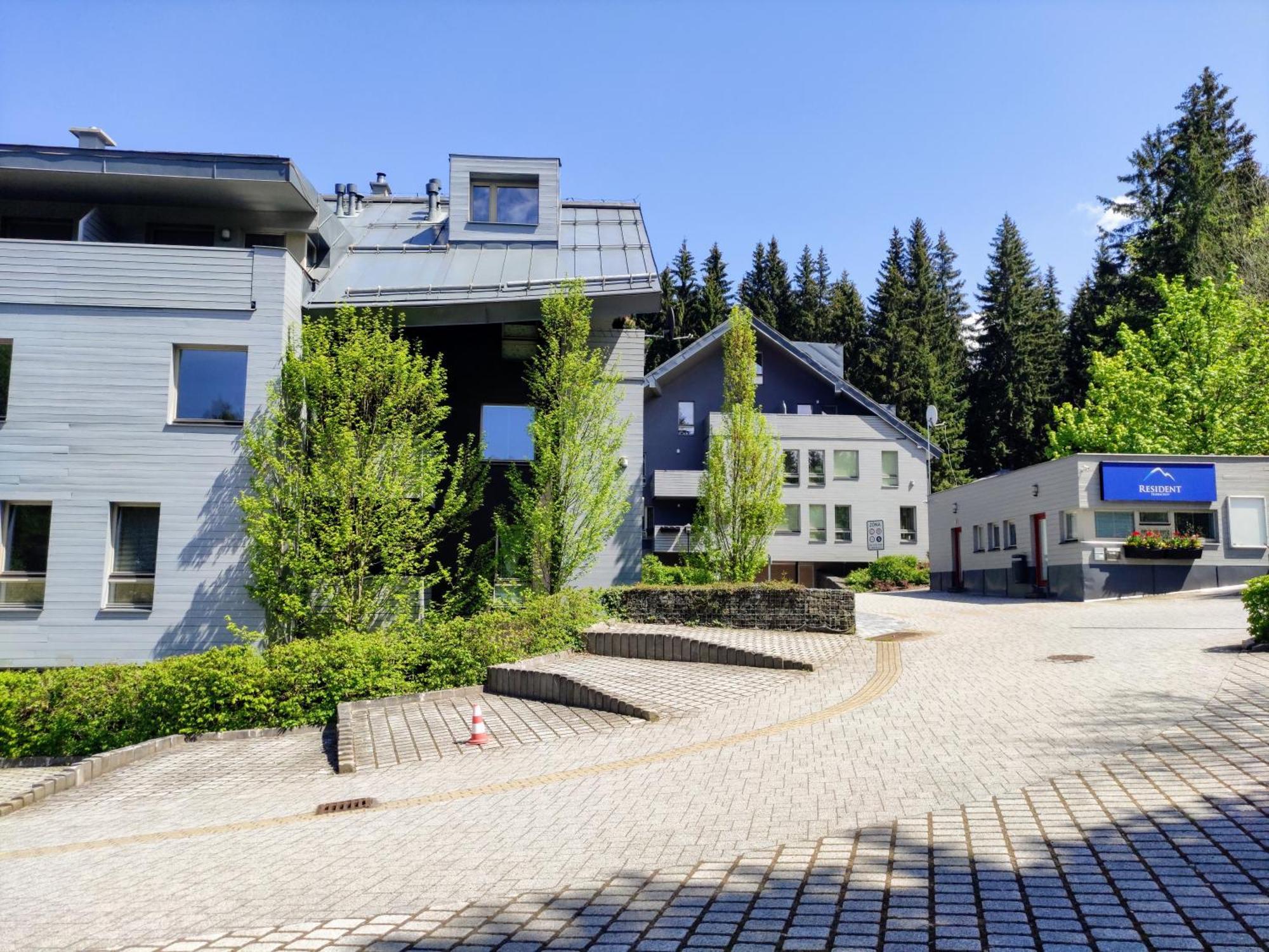 WELLNESS APARTMÁN RESIDENT HARRACHOV C308 Horský apartmán 2KK s velkou terasou a vlastním parkováním v garáži Esterno foto