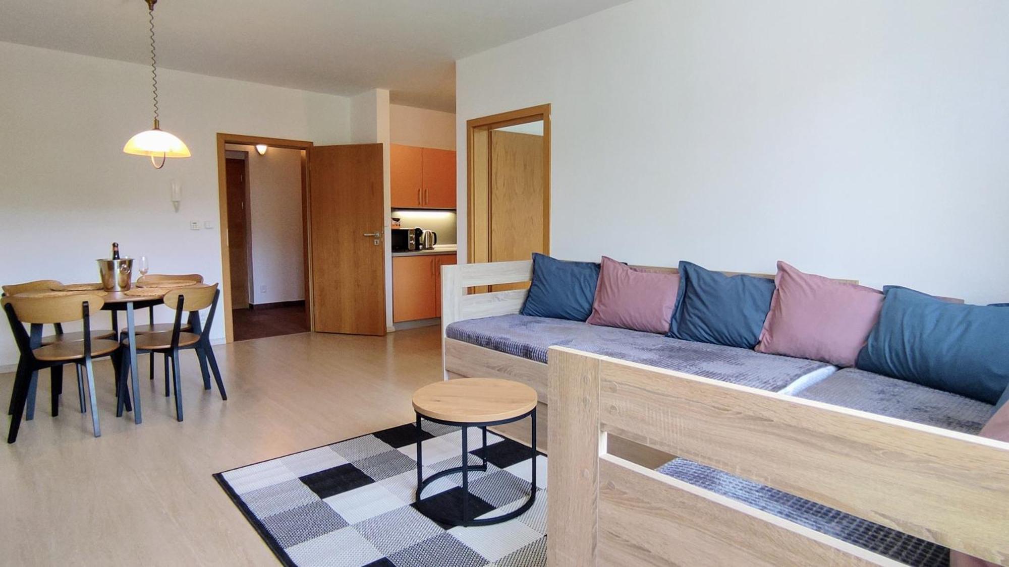 WELLNESS APARTMÁN RESIDENT HARRACHOV C308 Horský apartmán 2KK s velkou terasou a vlastním parkováním v garáži Esterno foto